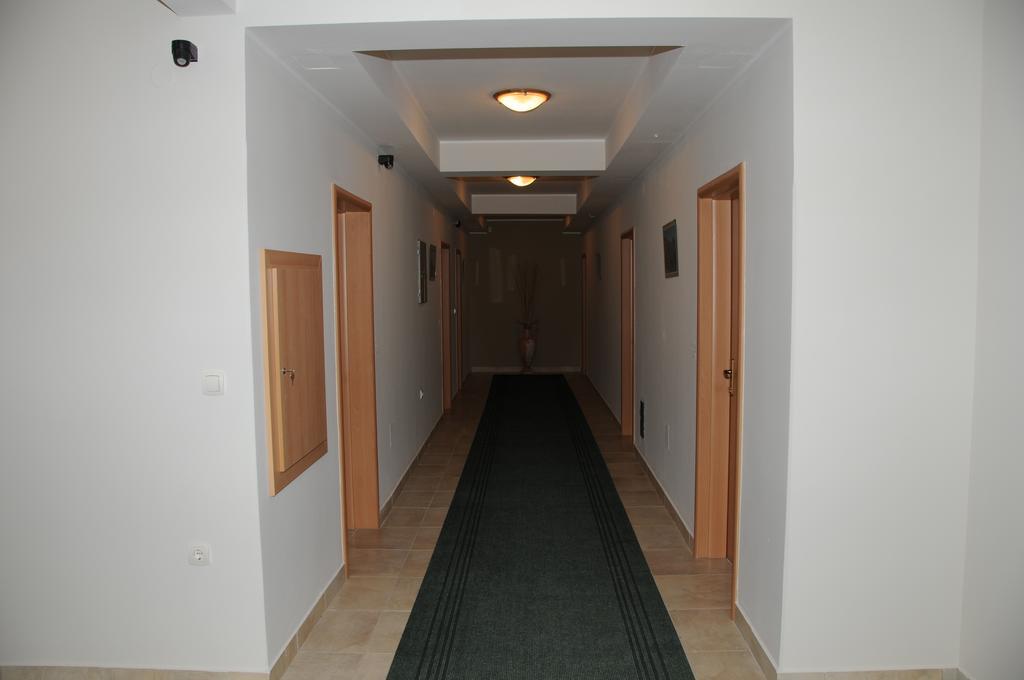 Hotel Kangaroo Μπούντβα Εξωτερικό φωτογραφία